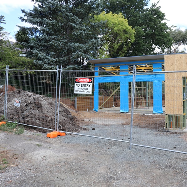 do you deliver and install temporary fencing and what's the cost for these services in Lake County